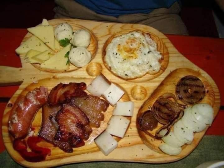 Casuta Bunicilor Isverna酒店 外观 照片